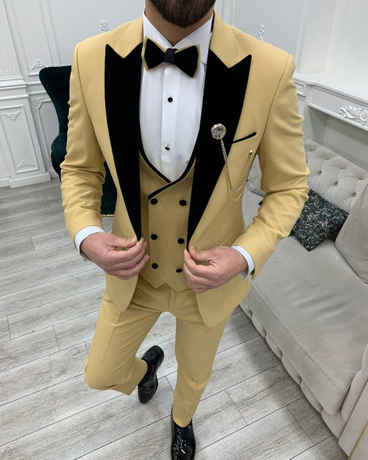 Trendy Yellow Slim Fit Three Pieces Peaked Lapel Men suits