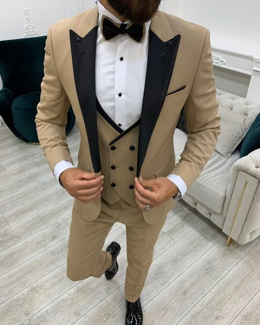 Newest Khaki Best Fitting Three Pieces Peaked Lapel Prom Men Suits