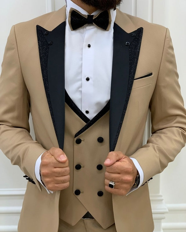 Newest Khaki Best Fitting Three Pieces Peaked Lapel Prom Men Suits