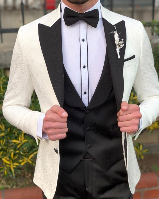 Stylish White Jacquard Close Fitting Three pieces Peaked Lapel Prom Men Suits